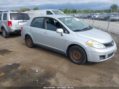 NISSAN VERSA 2010