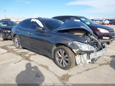 Infiniti M37 2011