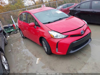 TOYOTA PRIUS V 2017