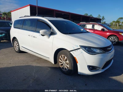 CHRYSLER PACIFICA 2017