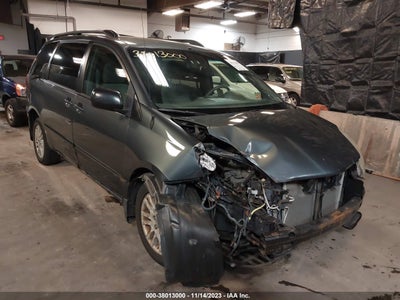 TOYOTA SIENNA 2009