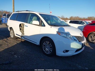 TOYOTA SIENNA 2011