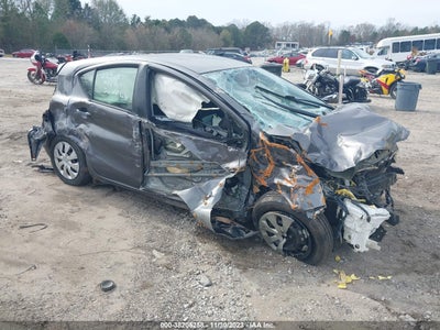 TOYOTA PRIUS C 2013