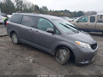 TOYOTA SIENNA 2017