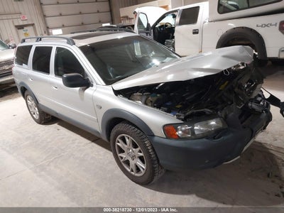 VOLVO XC70 2004