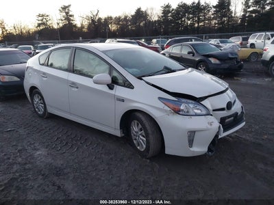 Toyota Prius plug-in 2014