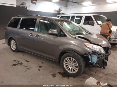 Toyota Sienna 2014