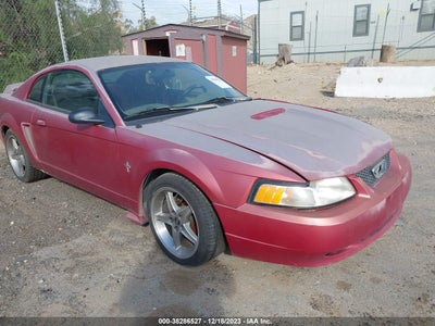 FORD MUSTANG 2000