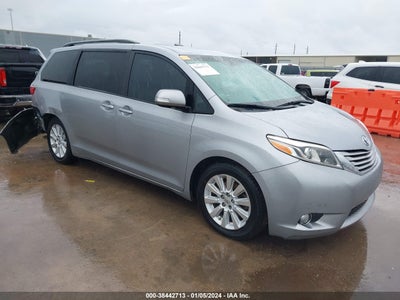 TOYOTA SIENNA 2015