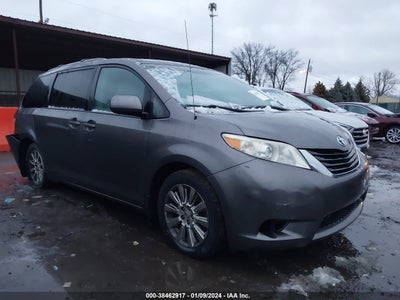 TOYOTA SIENNA 2011
