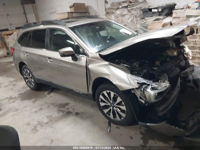 SUBARU OUTBACK 2015