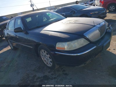 Lincoln Town car 2011