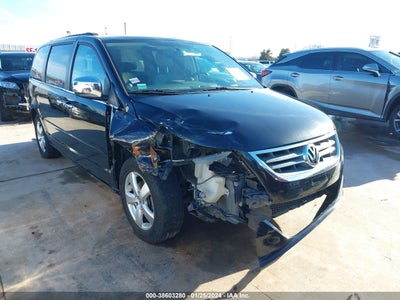 Volkswagen Routan 2011