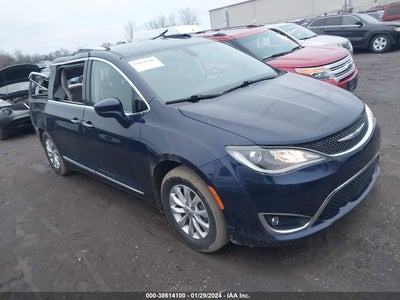 CHRYSLER PACIFICA 2018