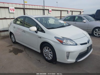 Toyota Prius plug-in 2014