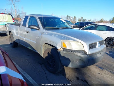 Mitsubishi Raider 2006