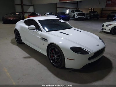 Aston martin Vantage 2015