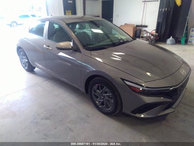 Hyundai Elantra 2024