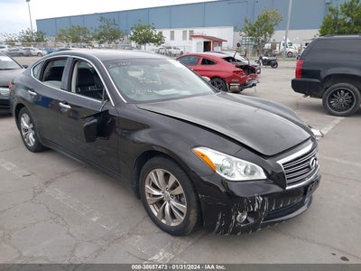 INFINITI M37 2013