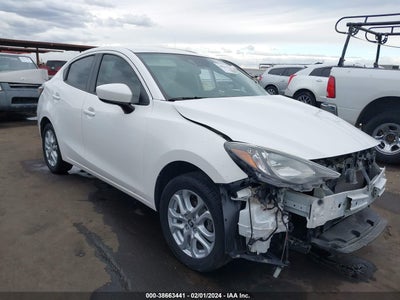 Toyota Yaris ia 2017