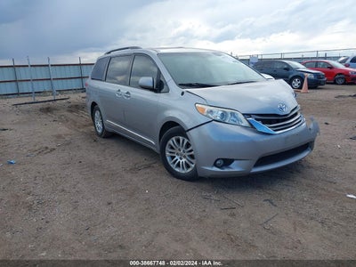 TOYOTA SIENNA 2013