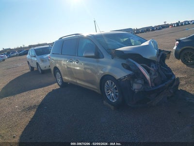 Toyota Sienna 2013