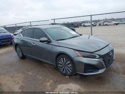 Nissan Altima 2023