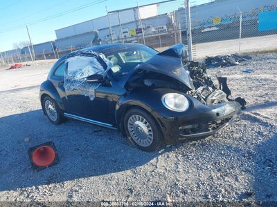 VOLKSWAGEN BEETLE 2014