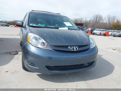 Toyota Sienna 2009
