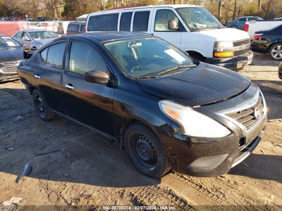 Nissan Versa 2015