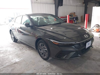 Hyundai Elantra 2024