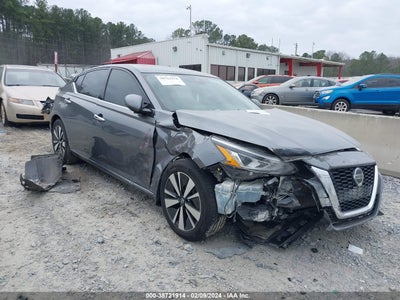 Nissan Altima 2020