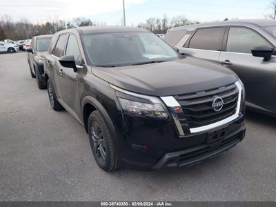 Nissan Pathfinder 2024