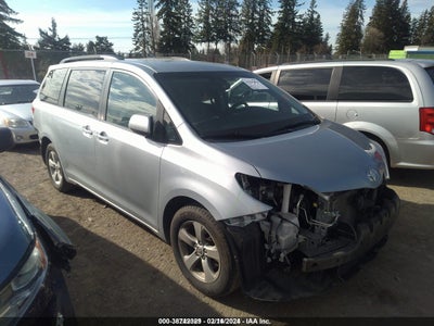 Toyota Sienna 2015