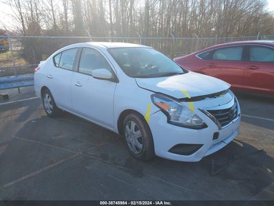 Nissan Versa 2015