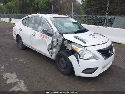 Nissan Versa 2015