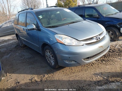 TOYOTA SIENNA 2010