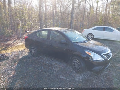 Nissan Versa 2015