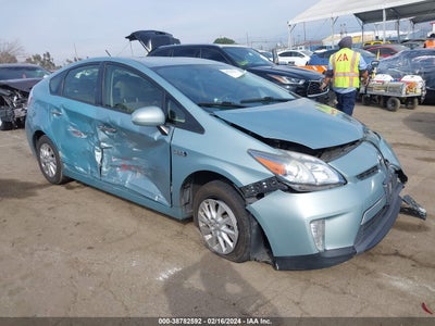 Toyota Prius plug-in 2014