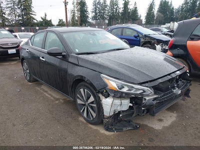 Nissan Altima 2021