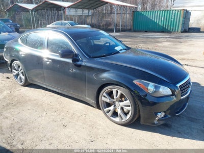 INFINITI M37 2011