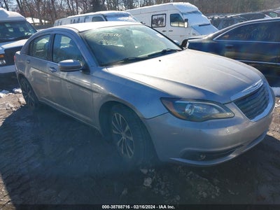 CHRYSLER 200 2013