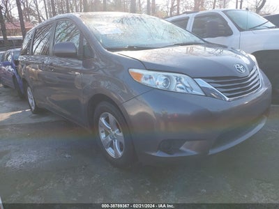 TOYOTA SIENNA 2017
