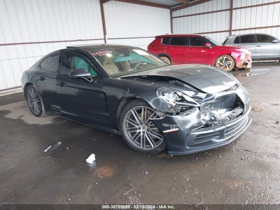 PORSCHE PANAMERA 2018