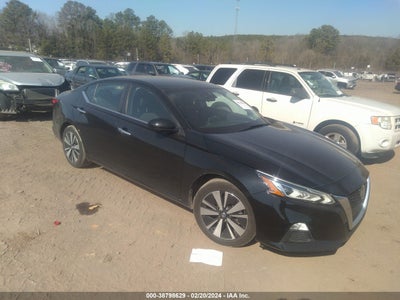 Nissan Altima 2021
