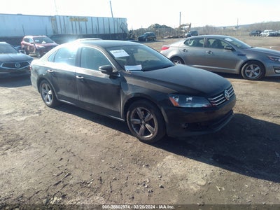 VOLKSWAGEN PASSAT 2012