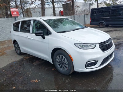Chrysler Pacifica 2024