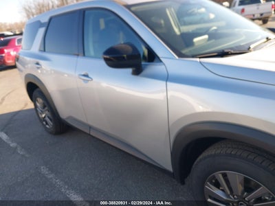 Nissan Pathfinder 2024