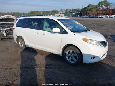 TOYOTA SIENNA 2013