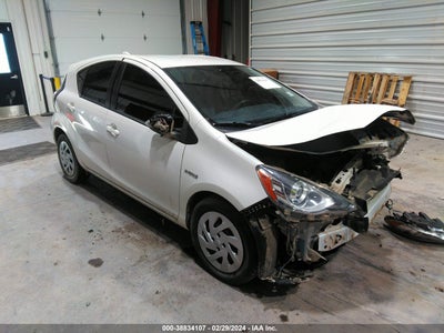 Toyota Prius c 2016